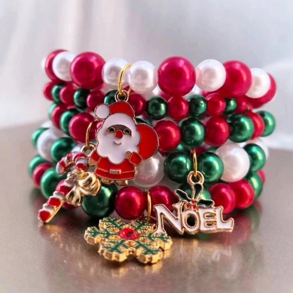 New 4 piece holiday bracelet set